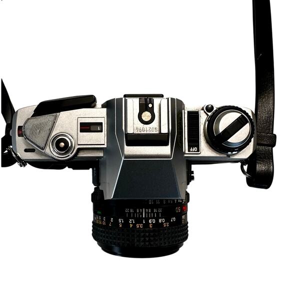 Minolta X-370 35mm Film SLR Camera with 50mm OEM Lens Plus 80-200 Lens and Case - Picture 5 of 15